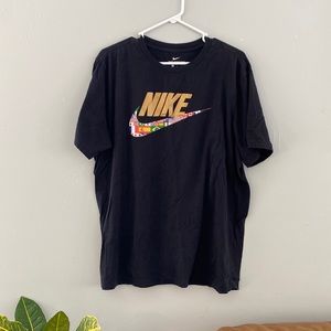 NIKE Tshirt Black size Large